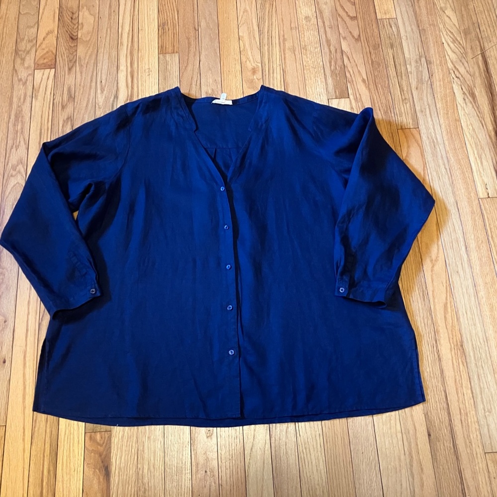 Eileen Fisher 2x dark blue Irish linen buttoned blouse